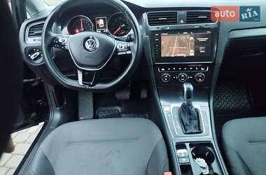 Хэтчбек Volkswagen e-Golf 2018 в 