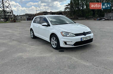 Хетчбек Volkswagen e-Golf 2016 в 
