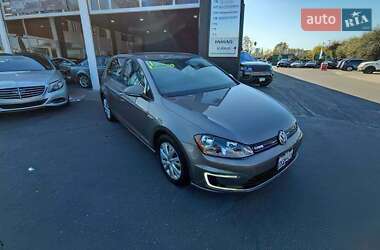 Volkswagen e-Golf 2015