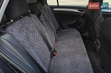 Хэтчбек Volkswagen e-Golf 2015 в 