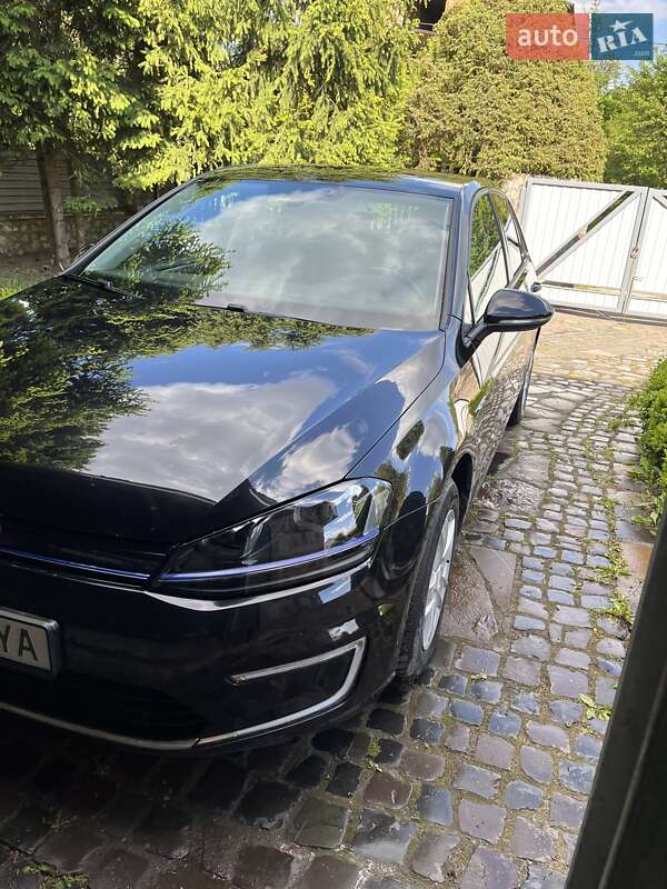 Хетчбек Volkswagen e-Golf 2015 в Тернополі
