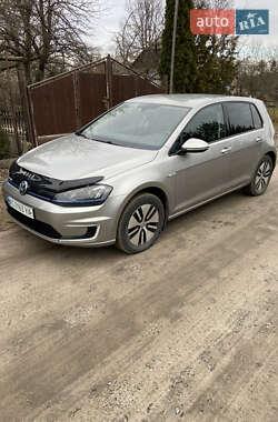 Хэтчбек Volkswagen e-Golf 2015 в 