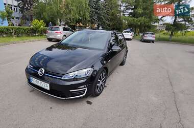 Хэтчбек Volkswagen e-Golf 2020 в 