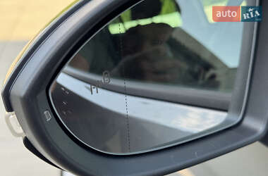 Хэтчбек Volkswagen e-Golf 2018 в 