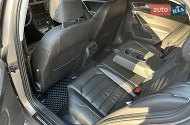Хетчбек Volkswagen e-Golf 2015 в 
