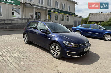 Хетчбек Volkswagen e-Golf 2017 в 