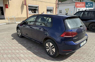Хетчбек Volkswagen e-Golf 2017 в 