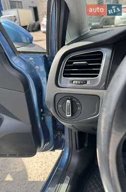 Хэтчбек Volkswagen e-Golf 2015 в 