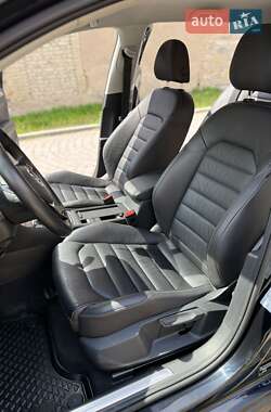 Хэтчбек Volkswagen e-Golf 2015 в 