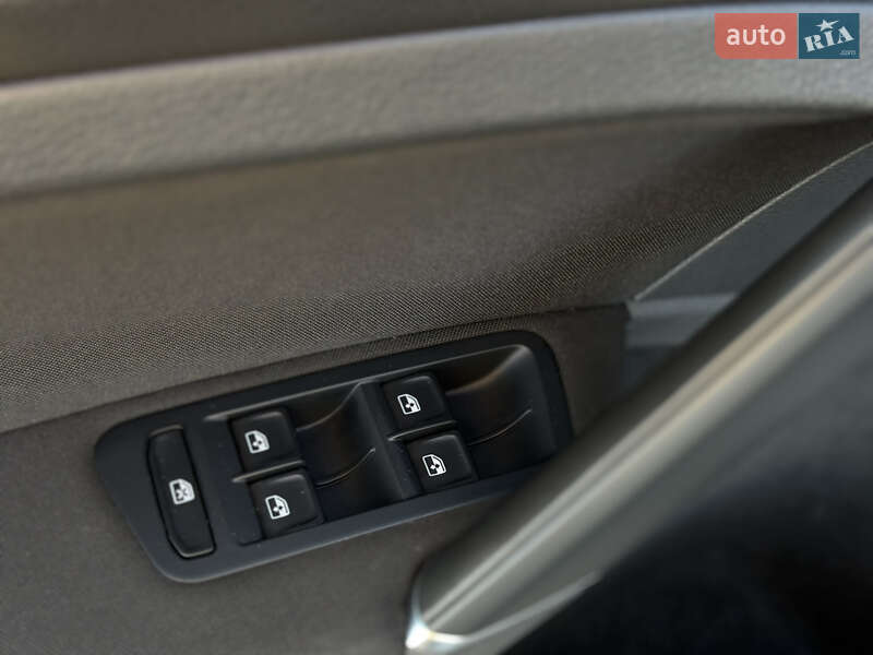 Хэтчбек Volkswagen e-Golf 2017 в Ужгороде фото 18 Хэтчбек Volkswagen e-Golf 2017 в Ужгороде