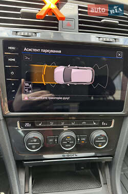Хэтчбек Volkswagen e-Golf 2020 в 