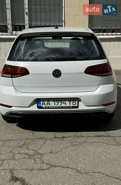 Хэтчбек Volkswagen e-Golf 2020 в 