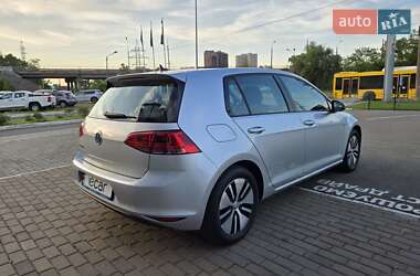 Хетчбек Volkswagen e-Golf 2016 в 