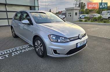 Хетчбек Volkswagen e-Golf 2016 в 