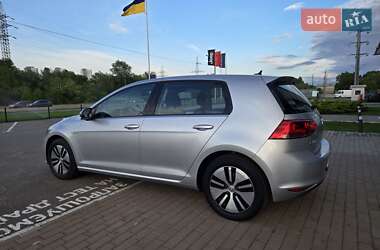 Хетчбек Volkswagen e-Golf 2016 в 