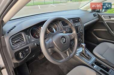 Хетчбек Volkswagen e-Golf 2016 в 