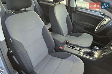 Хетчбек Volkswagen e-Golf 2016 в 