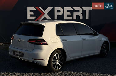 Хетчбек Volkswagen e-Golf 2018 в 