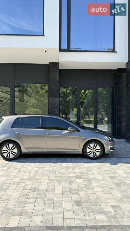 Хетчбек Volkswagen e-Golf 2014 в Ужгороді