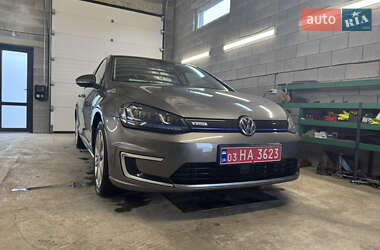 Хетчбек Volkswagen e-Golf 2015 в Рівному