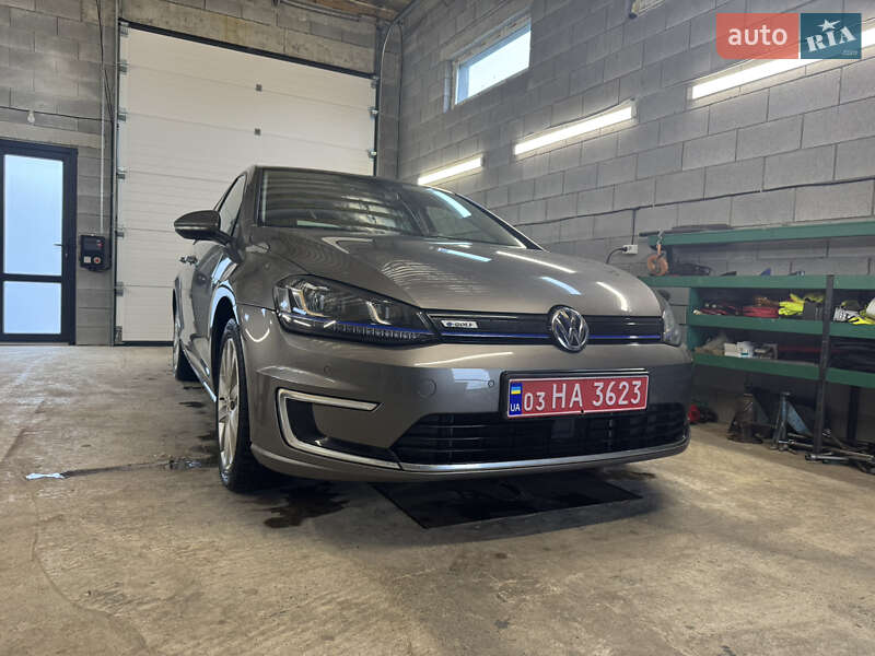 Volkswagen e-Golf 2015