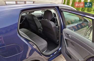 Хэтчбек Volkswagen e-Golf 2020 в 