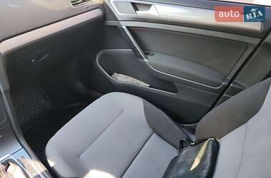 Хэтчбек Volkswagen e-Golf 2016 в 