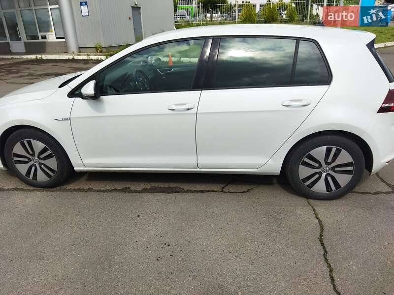 Хэтчбек Volkswagen e-Golf 2015 в Ровно