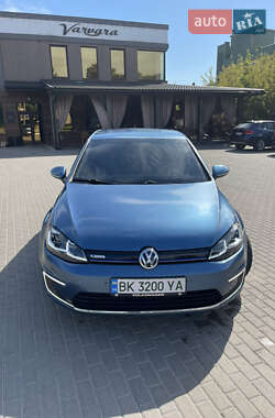 Хэтчбек Volkswagen e-Golf 2015 в Ровно