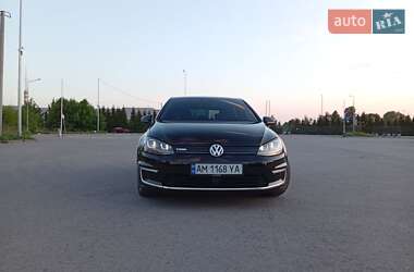 Хэтчбек Volkswagen e-Golf 2015 в 