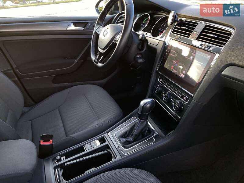 Хетчбек Volkswagen e-Golf 2020 в Хотині