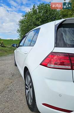 Хэтчбек Volkswagen e-Golf 2019 в 