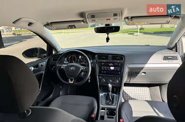 Хэтчбек Volkswagen e-Golf 2020 в 