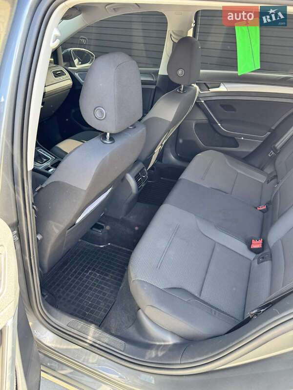 Хэтчбек Volkswagen e-Golf 2020 в Ивано-Франковске