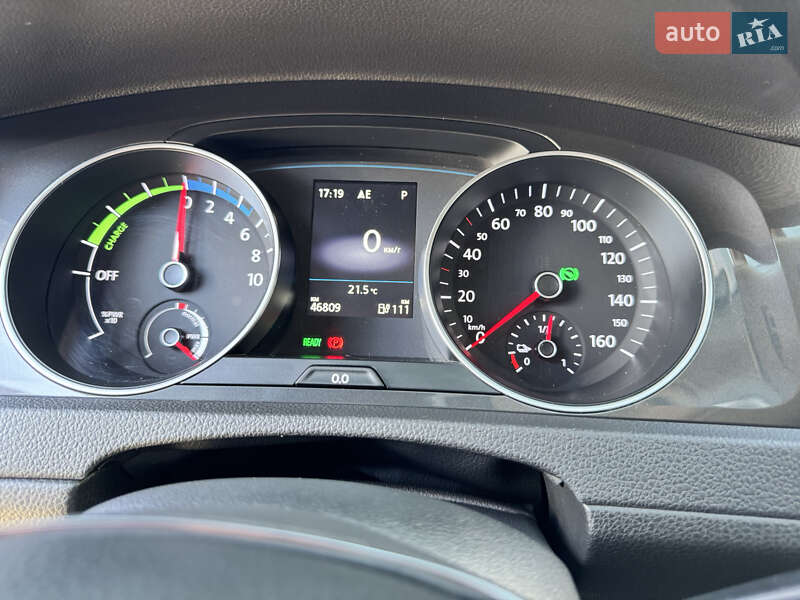 Хэтчбек Volkswagen e-Golf 2020 в Ивано-Франковске