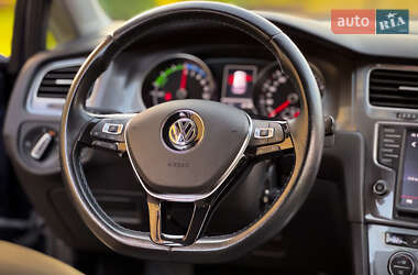 Хетчбек Volkswagen e-Golf 2015 в 