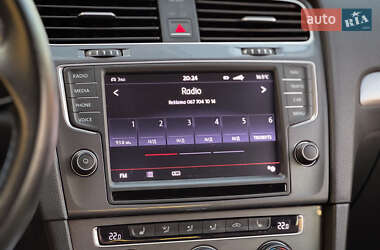 Хетчбек Volkswagen e-Golf 2015 в 
