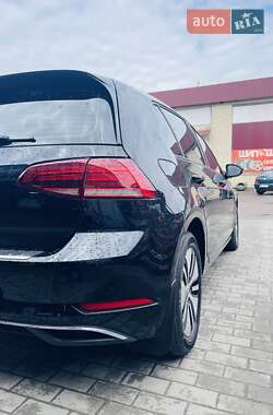 Хетчбек Volkswagen e-Golf 2019 в 