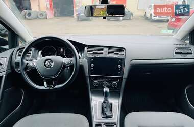 Хетчбек Volkswagen e-Golf 2019 в 
