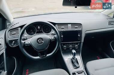 Хетчбек Volkswagen e-Golf 2019 в 