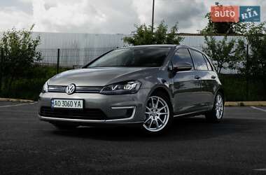 Хэтчбек Volkswagen e-Golf 2015 в Ужгороде