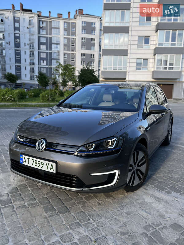 Хэтчбек Volkswagen e-Golf 2015 в Ивано-Франковске
