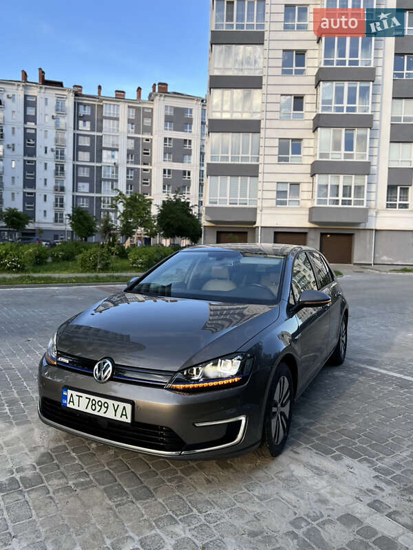 Хэтчбек Volkswagen e-Golf 2015 в Ивано-Франковске