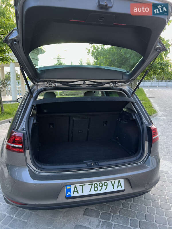 Хэтчбек Volkswagen e-Golf 2015 в Ивано-Франковске