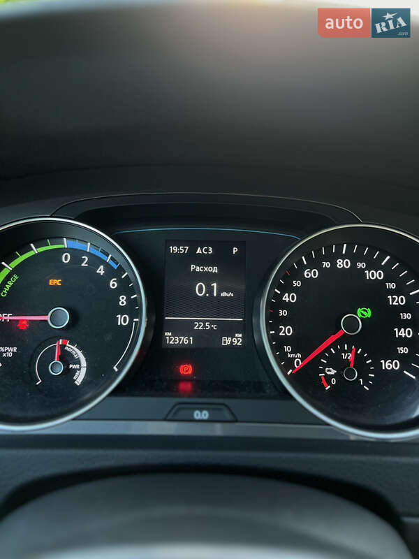 Хэтчбек Volkswagen e-Golf 2015 в Ивано-Франковске