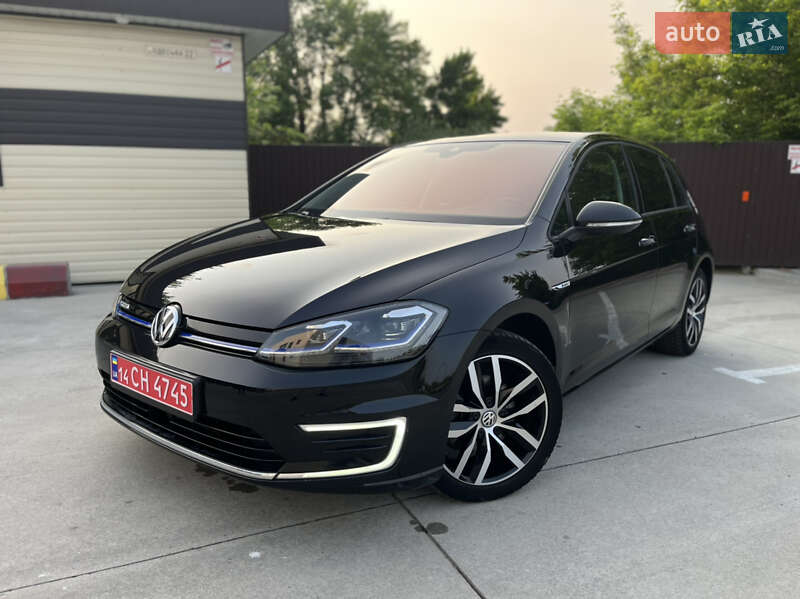 Хетчбек Volkswagen e-Golf 2020 в 