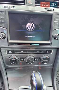Хэтчбек Volkswagen e-Golf 2014 в 