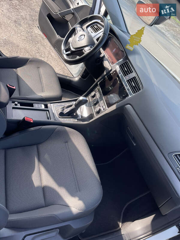 Хэтчбек Volkswagen e-Golf 2020 в Киверцах