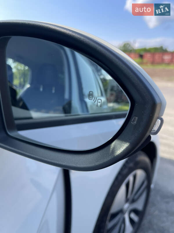 Хэтчбек Volkswagen e-Golf 2020 в Киверцах