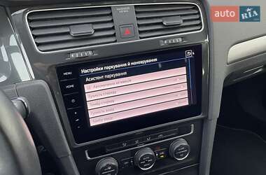 Хетчбек Volkswagen e-Golf 2020 в 